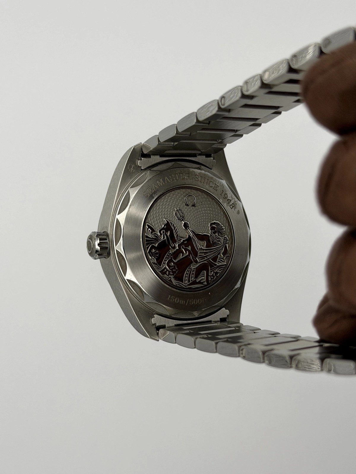 OMEGA 2024 Omega Seamaster Aqua Terra GMT Worldtimer 43mm Steel 220.10.43.22.03.002