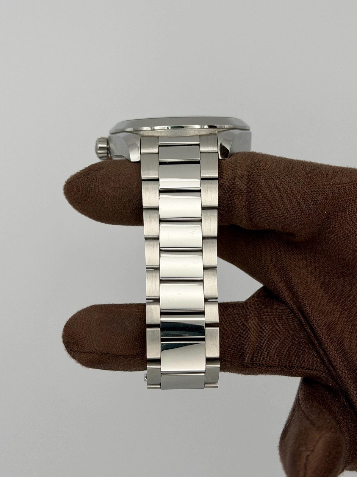 OMEGA 2024 Omega Seamaster Aqua Terra GMT Worldtimer 43mm Steel 220.10.43.22.03.002