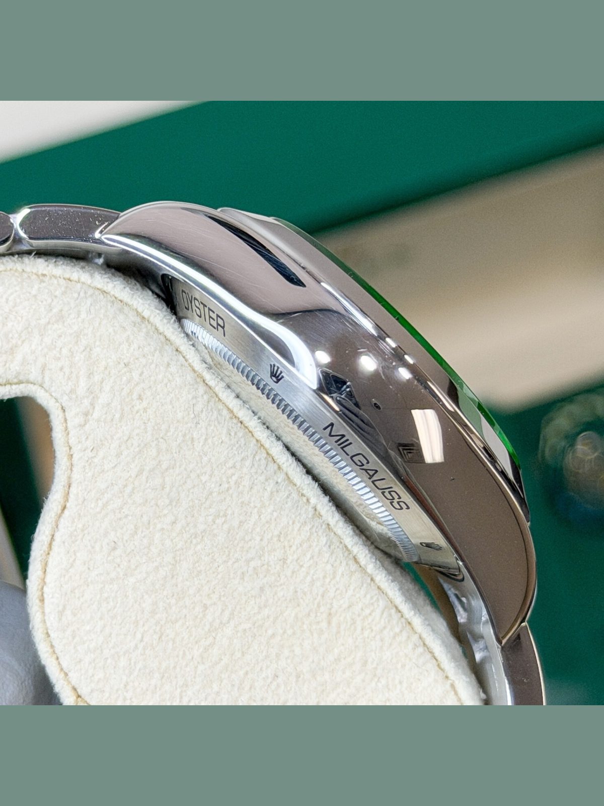 Rolex Milgauss 2022 FULL SET 116400GV Black Oyster Steel 40 mm