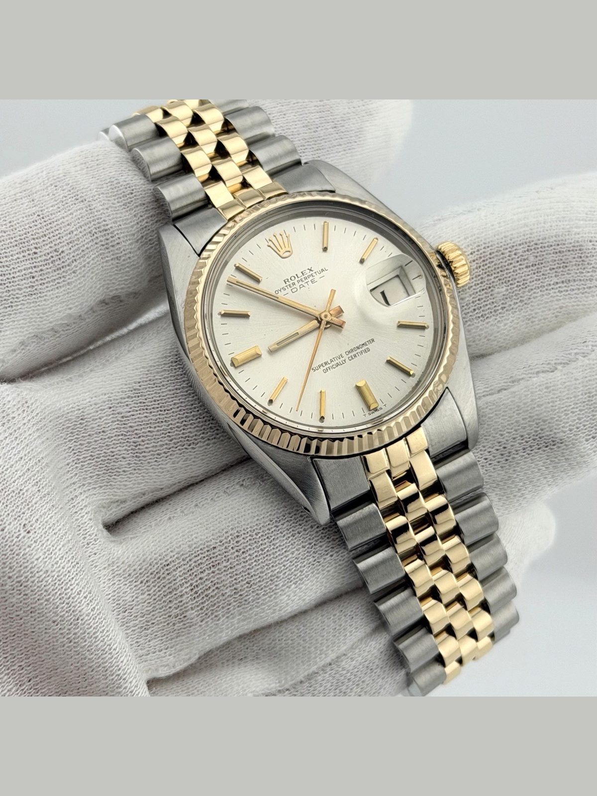 Rolex Date 1500 34mm Silver Dial 18k Yellow Gold Stainless Steel Jubilee
