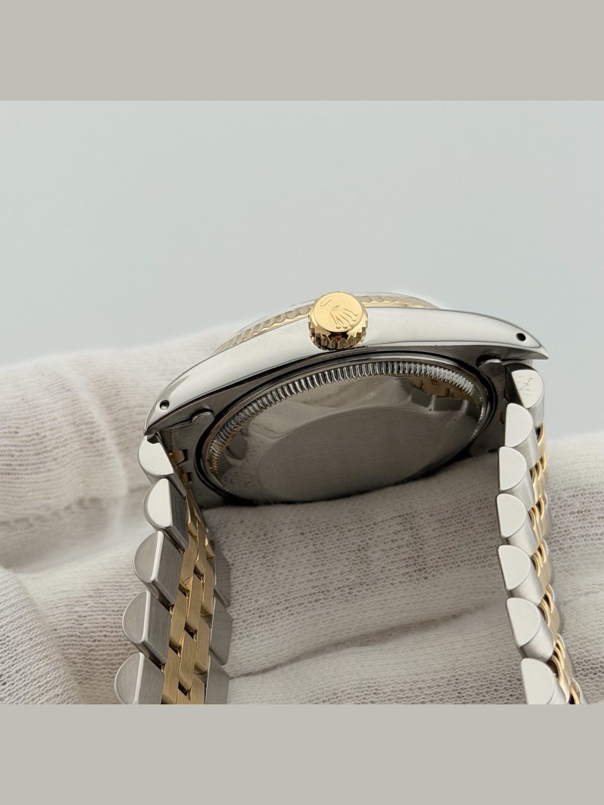 Rolex Date 1500 34mm Silver Dial 18k Yellow Gold Stainless Steel Jubilee