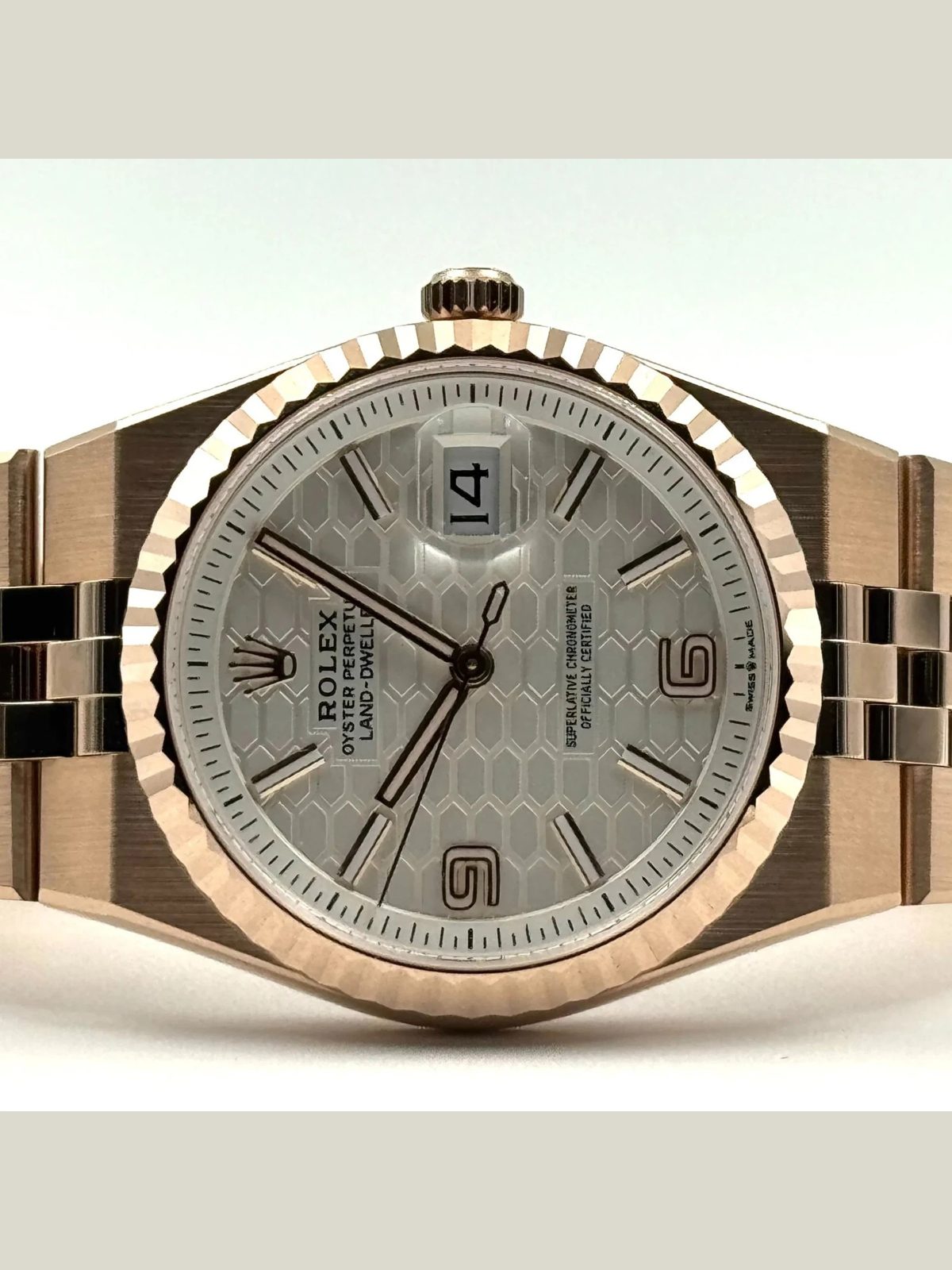 Rolex 2026 New Rolex Land-Dweller 40mm - 18K Rose Gold - Ref. 127335 - Full Set.