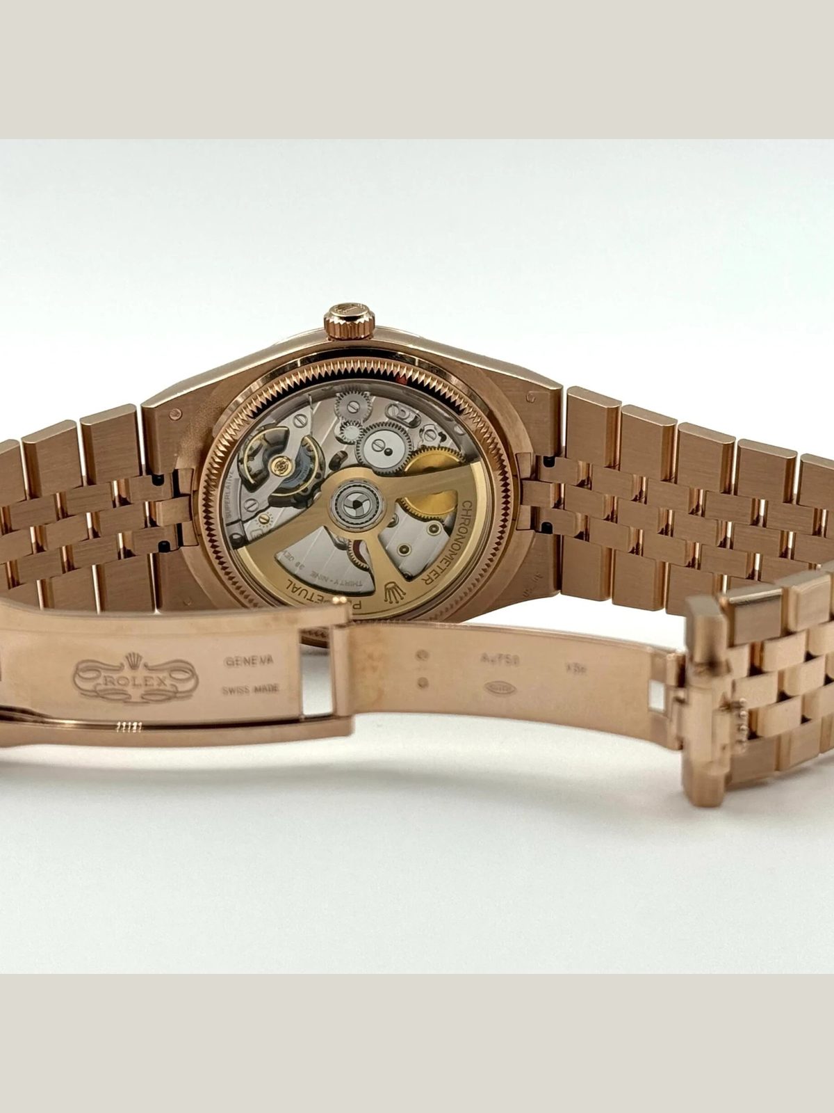 Rolex 2026 New Rolex Land-Dweller 40mm - 18K Rose Gold - Ref. 127335 - Full Set.