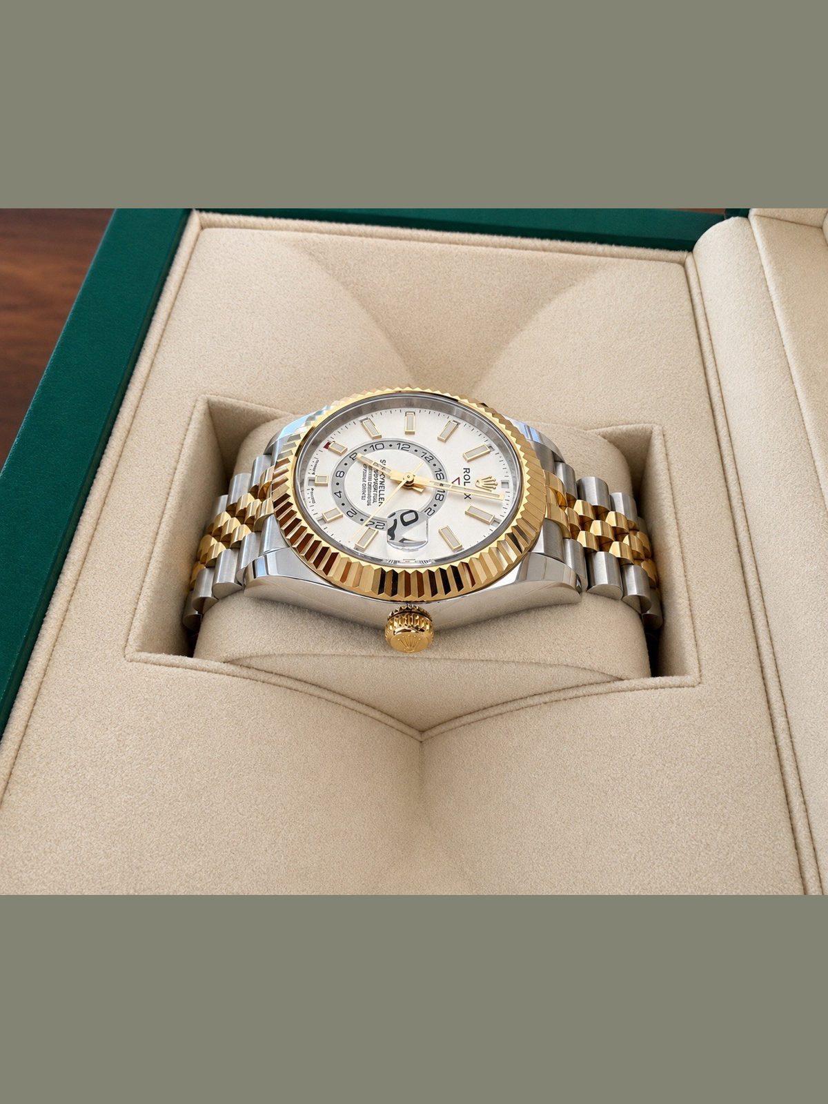 Rolex 2024 ROLEX Sky-Dweller 336933 TwoTone 42mm WHITE Dial JUBILEE Full Set w/B&P