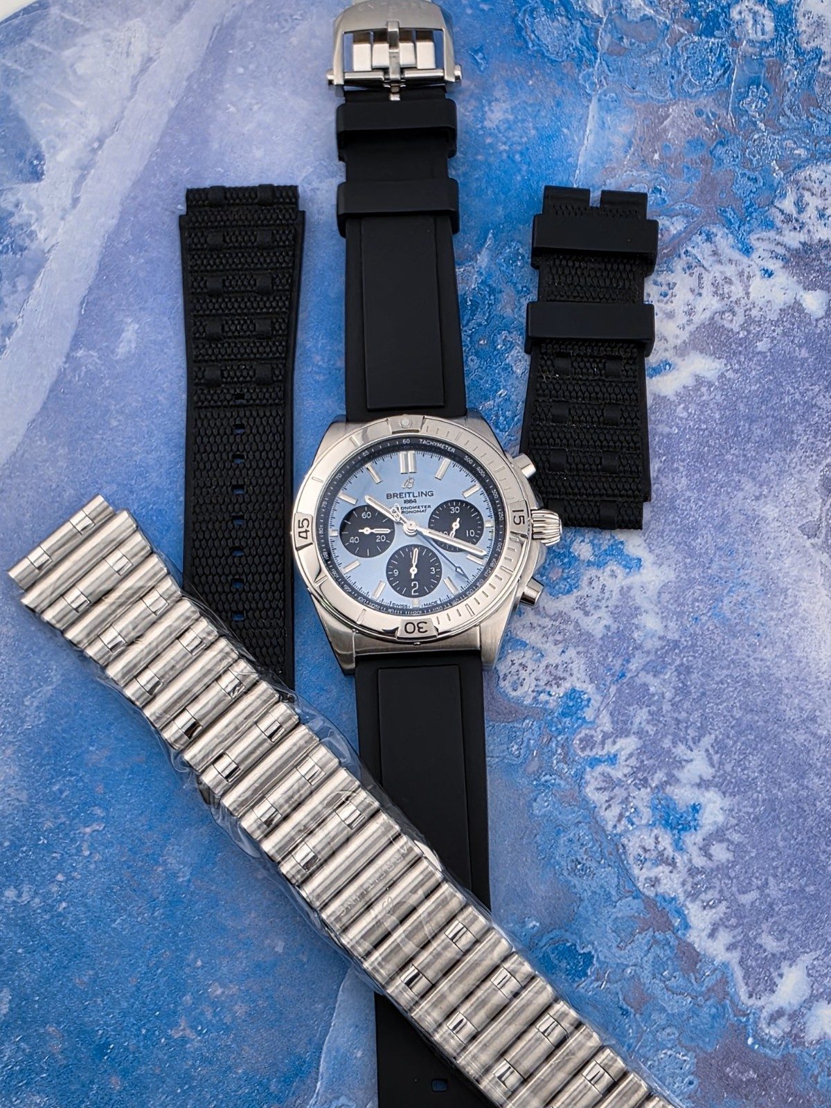 Breitling Chronomat B01 42mm Blue Dial Rubber Band Watch PB0134101C1S2 Bracelet