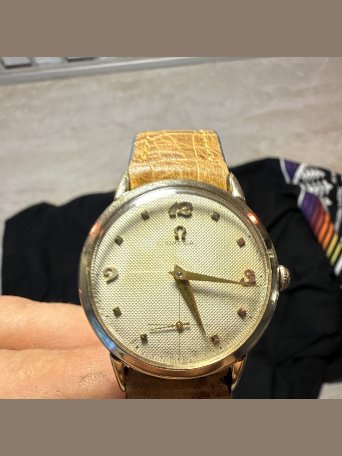 OMEGA 1951 Omega Cal. 361 – Solid 14K Gold – Rare Original Waffle Dial – Ref. B6520 F