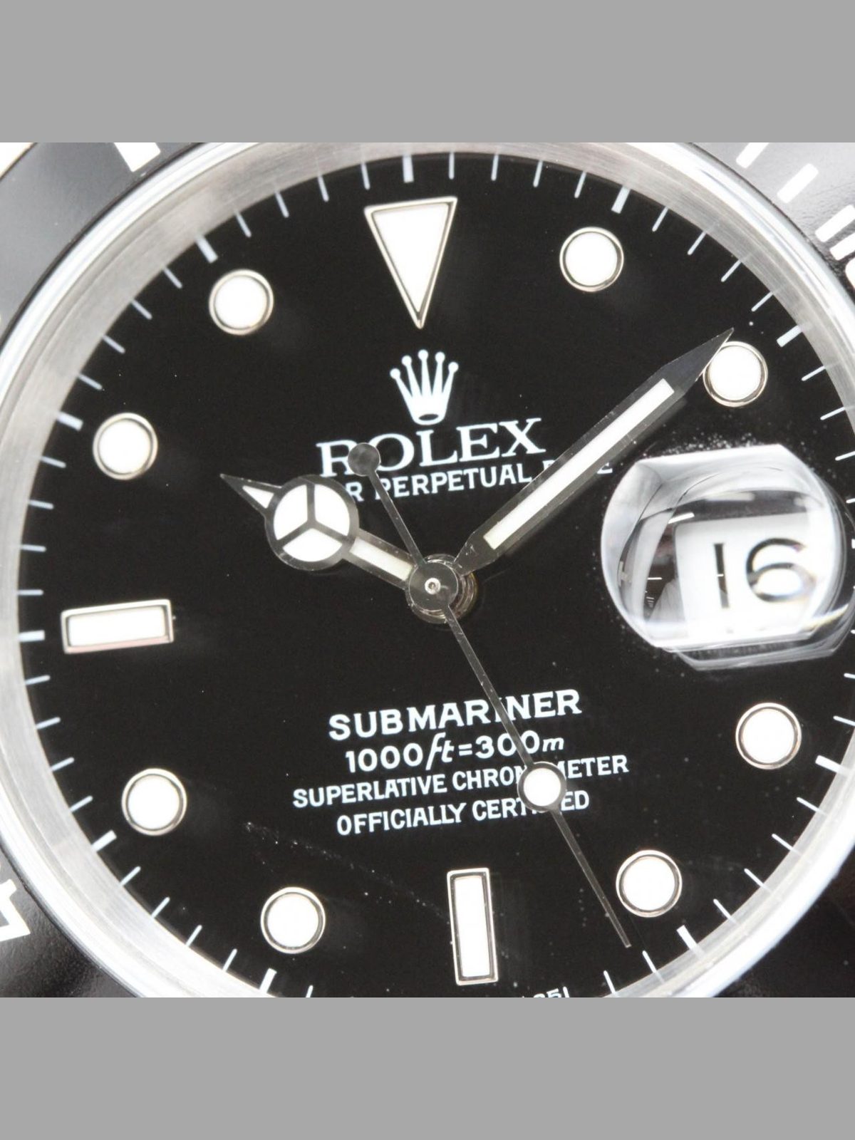 ROLEX Authentic Rolex Submariner Date 16610. Stainless Steel Mechanical Automatic....