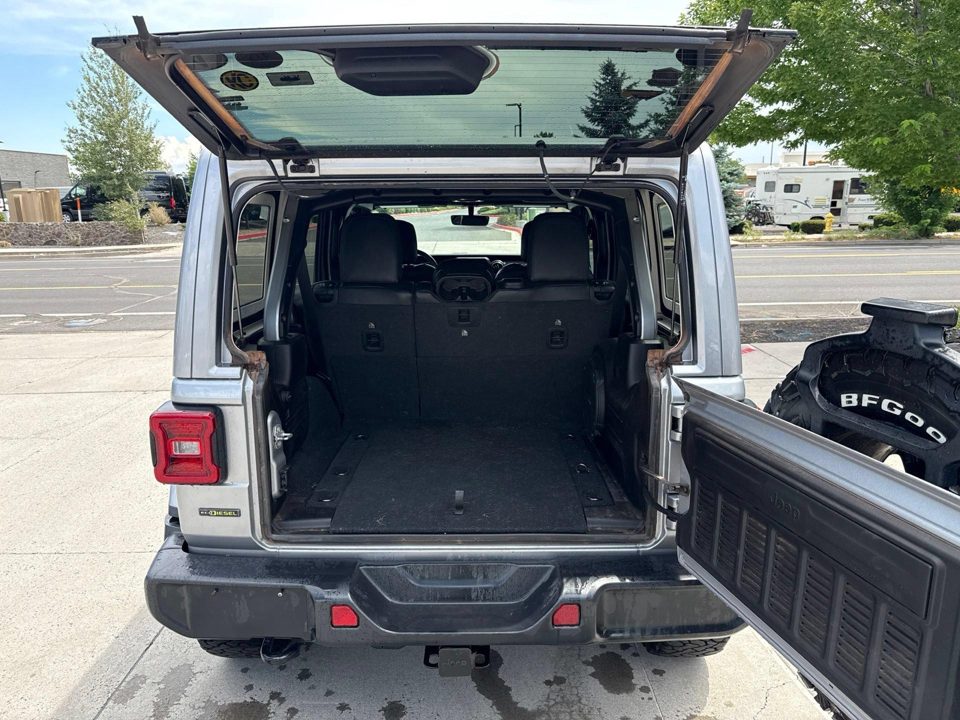 2021 Jeep Wrangler Unlimited Sahara Altitude 4x4