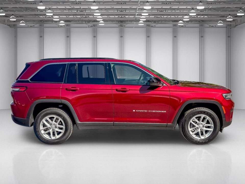2024 Jeep Grand Cherokee Laredo X 4x4