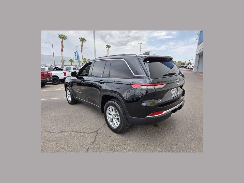 2025 Jeep Grand Cherokee Laredo X 4x4