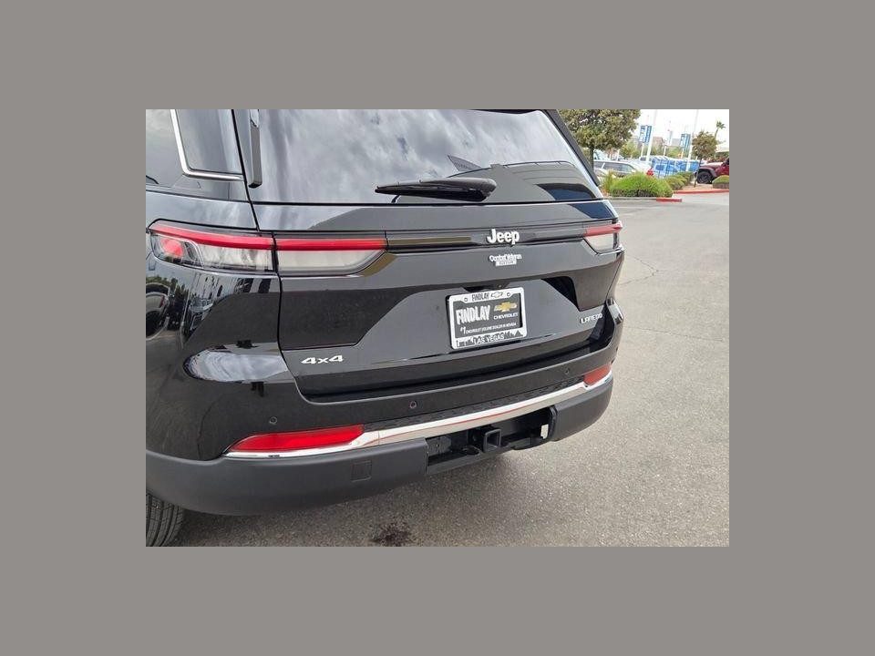 2025 Jeep Grand Cherokee Laredo X 4x4