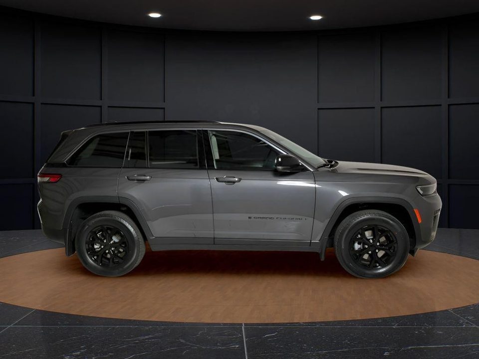 2026 Jeep Grand Cherokee Altitude 4x4
