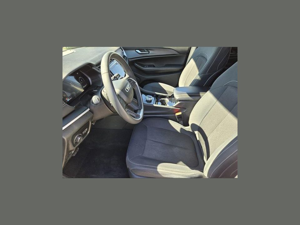 2023 Jeep Grand Cherokee L Laredo 4x4