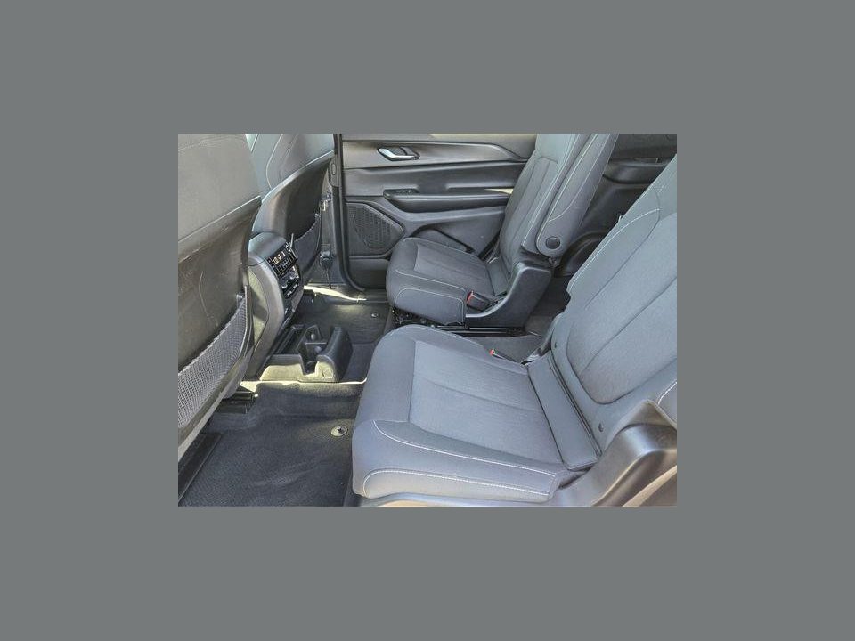 2023 Jeep Grand Cherokee L Laredo 4x4