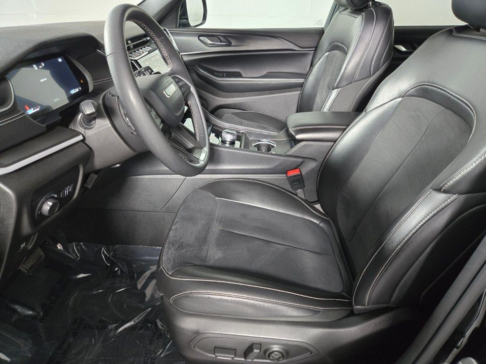 2024 Jeep Grand Cherokee L Altitude 4x4