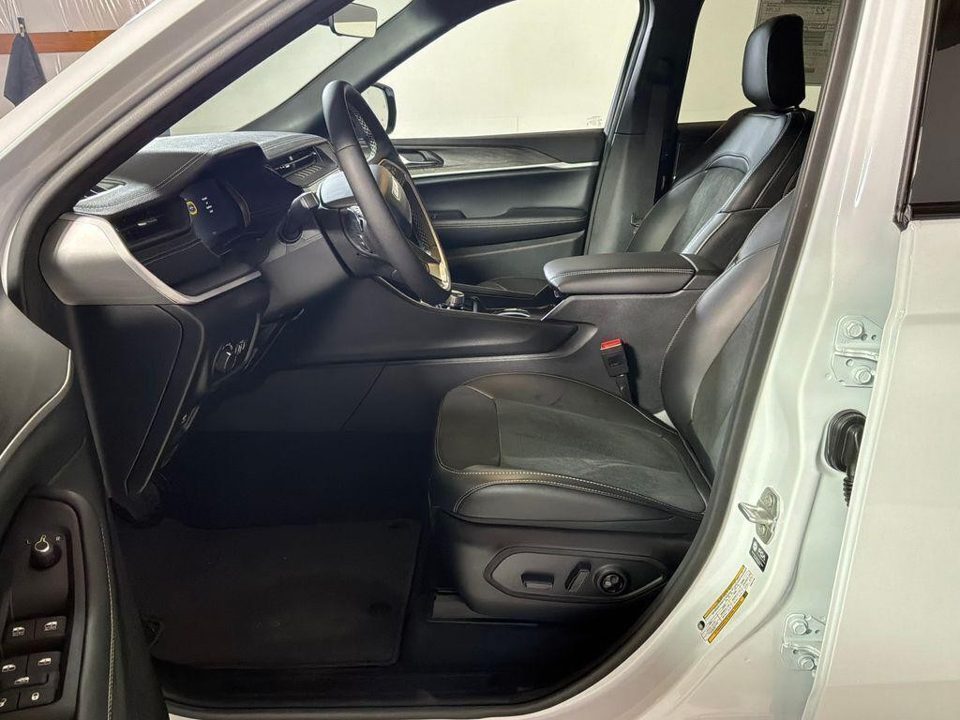 2026 Jeep Grand Cherokee L Altitude 4x4