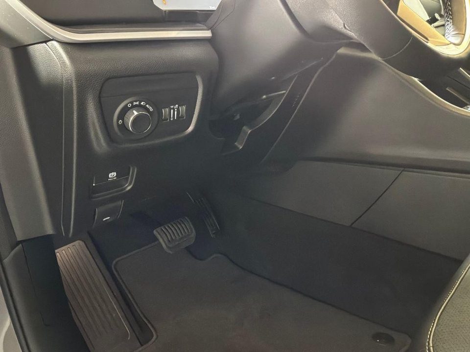2026 Jeep Grand Cherokee L Altitude 4x4