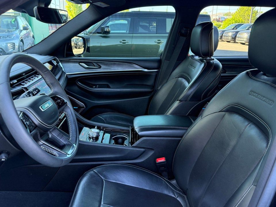 2023 Jeep Grand Cherokee L Overland 4x4