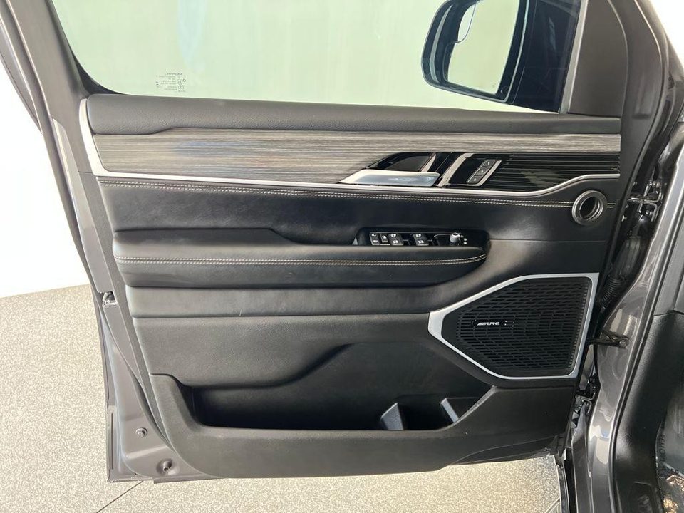 2024 Jeep Wagoneer L Series III 4x4