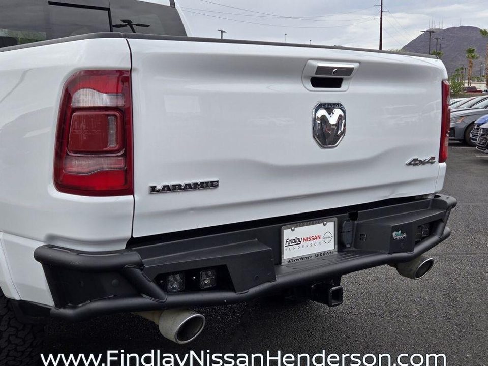 2022 RAM 1500 Laramie Crew Cab 4x4 57" Box