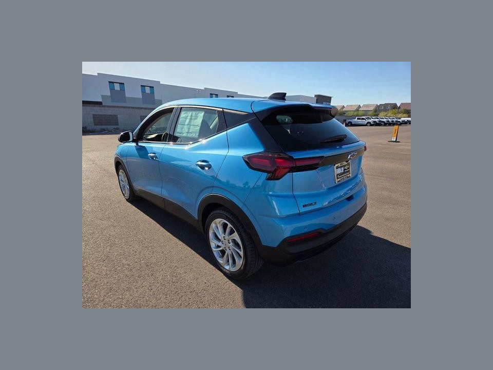 2027 Chevrolet Bolt LT FWD