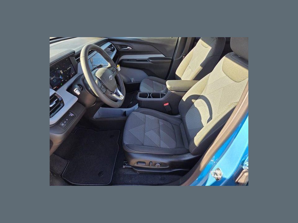 2027 Chevrolet Bolt LT FWD