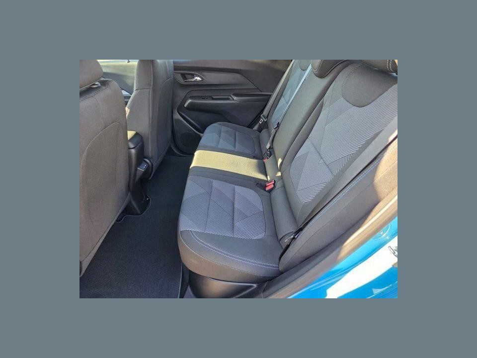 2027 Chevrolet Bolt LT FWD