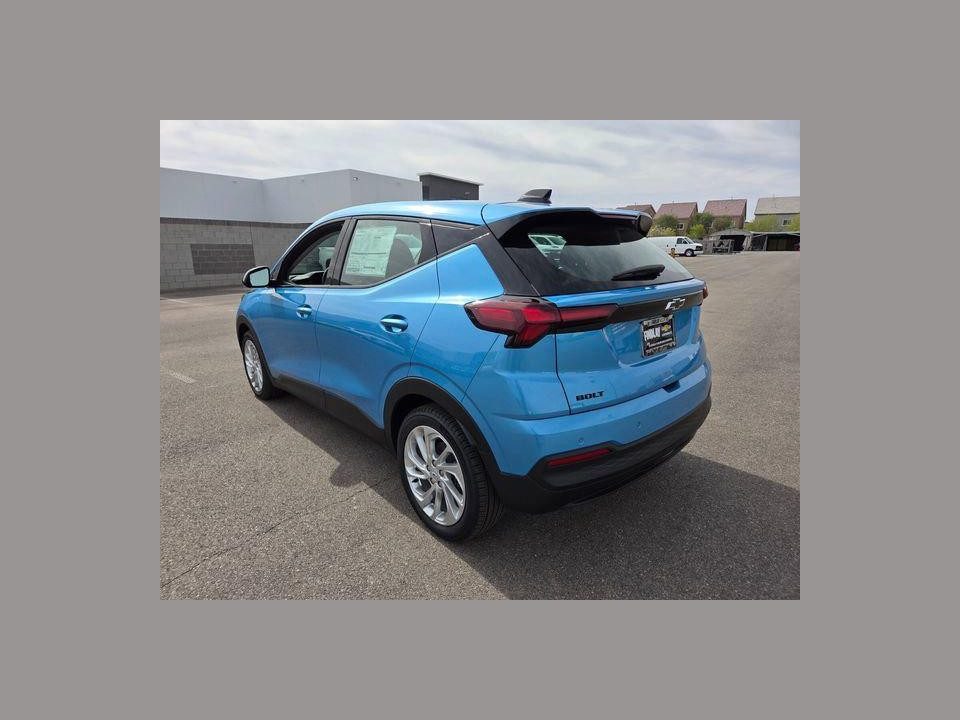 2027 Chevrolet Bolt LT FWD