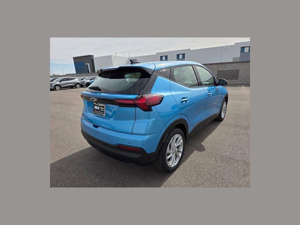 2027 Chevrolet Bolt LT FWD