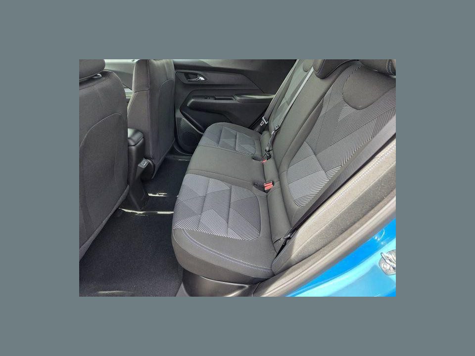 2027 Chevrolet Bolt LT FWD