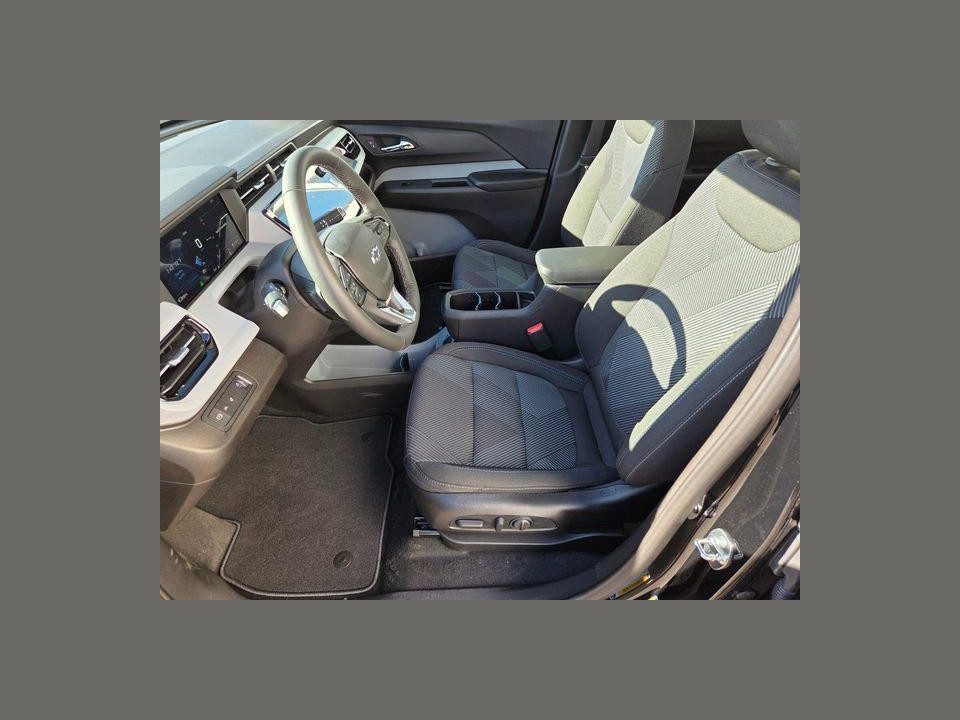 2027 Chevrolet Bolt LT FWD