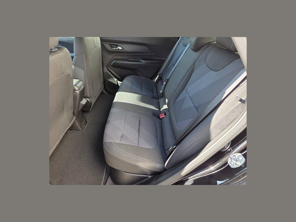 2027 Chevrolet Bolt LT FWD