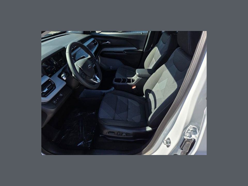 2027 Chevrolet Bolt LT FWD