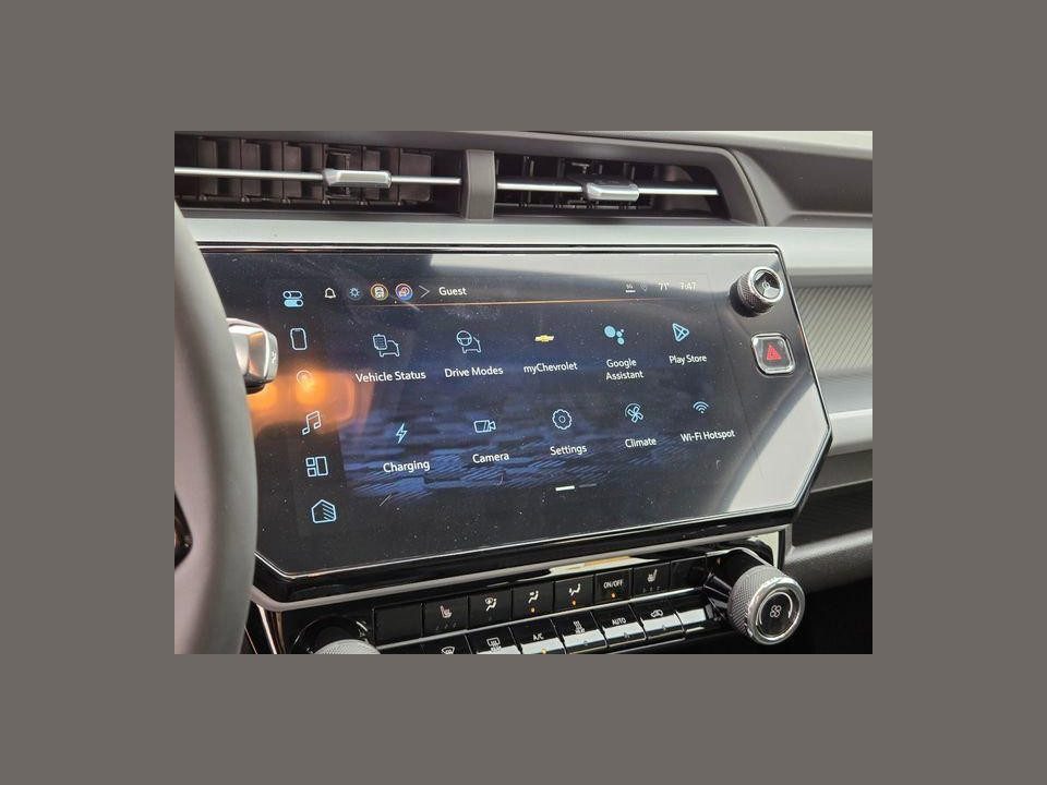 2027 Chevrolet Bolt LT FWD