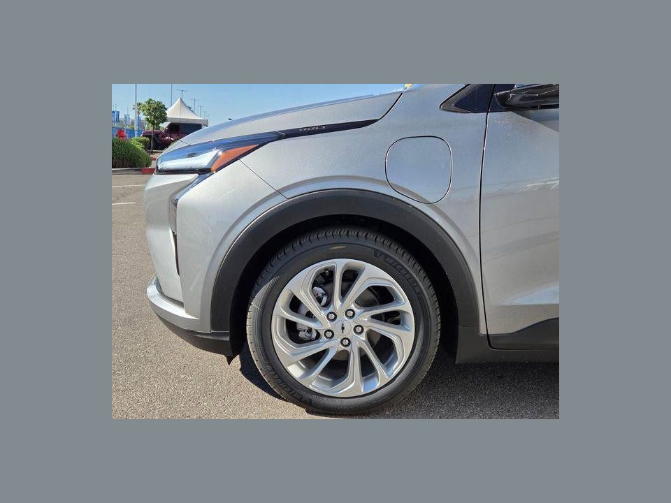 2027 Chevrolet Bolt LT FWD