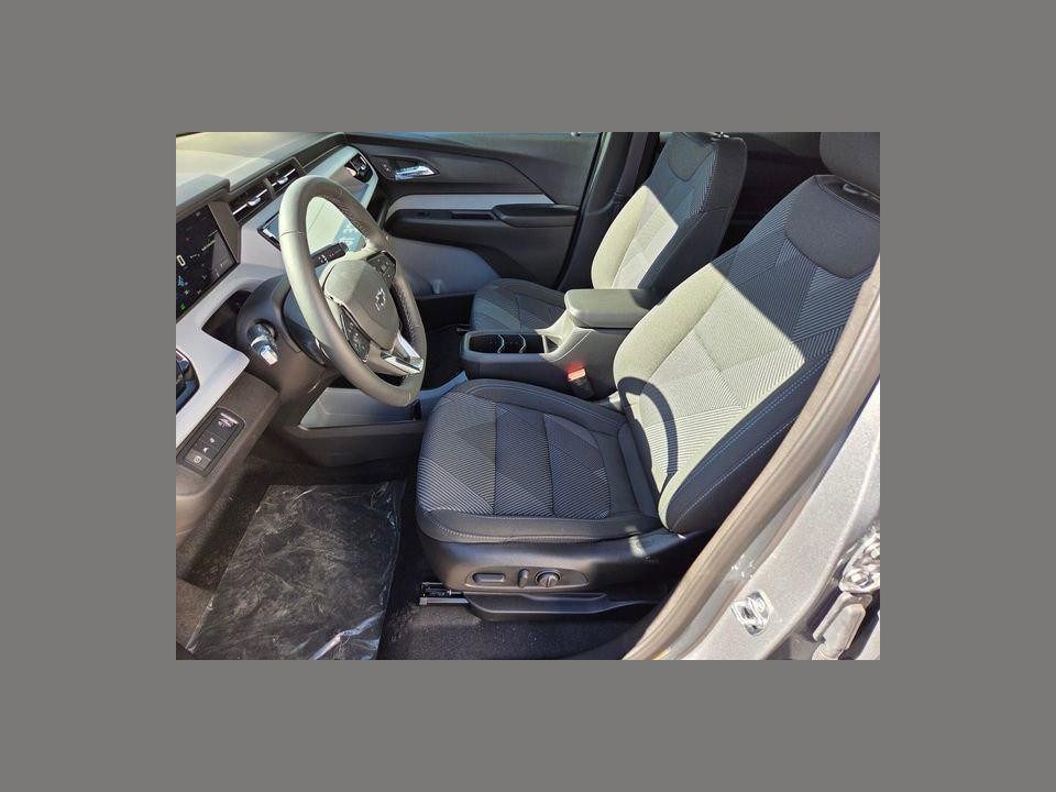 2027 Chevrolet Bolt LT FWD