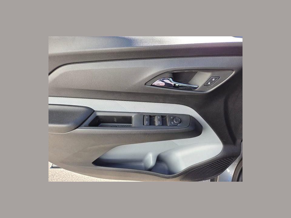 2027 Chevrolet Bolt LT FWD