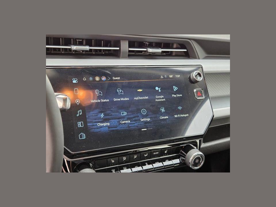 2027 Chevrolet Bolt LT FWD