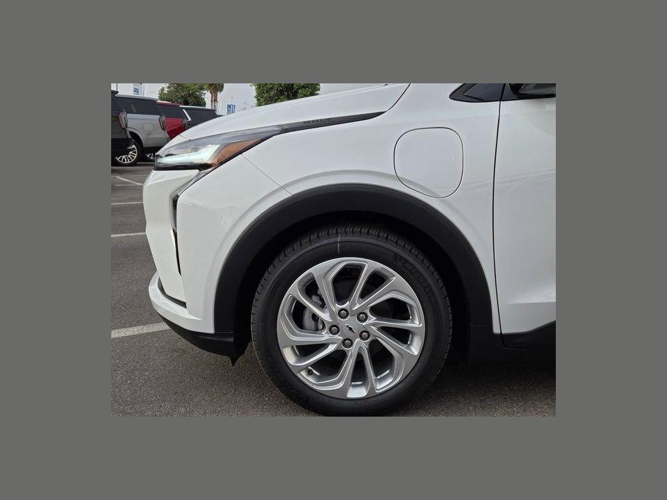 2027 Chevrolet Bolt LT FWD