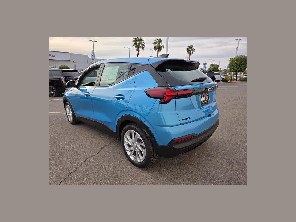 2027 Chevrolet Bolt LT FWD