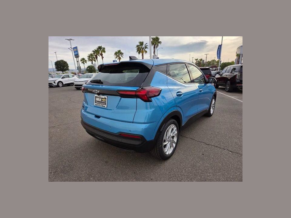 2027 Chevrolet Bolt LT FWD