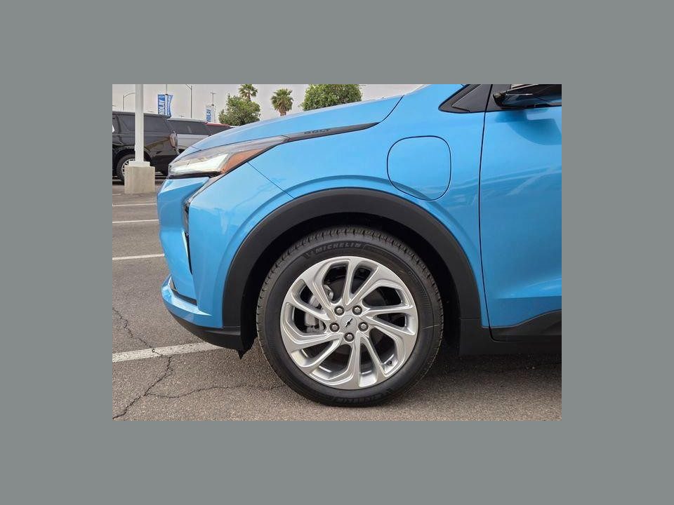 2027 Chevrolet Bolt LT FWD