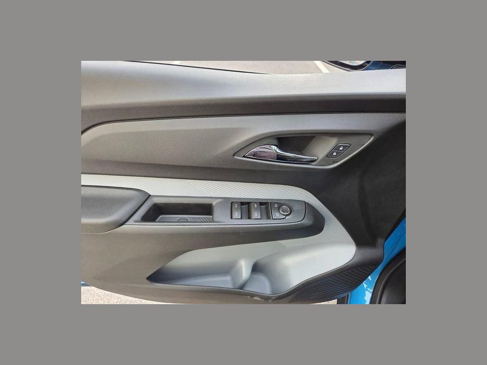 2027 Chevrolet Bolt LT FWD