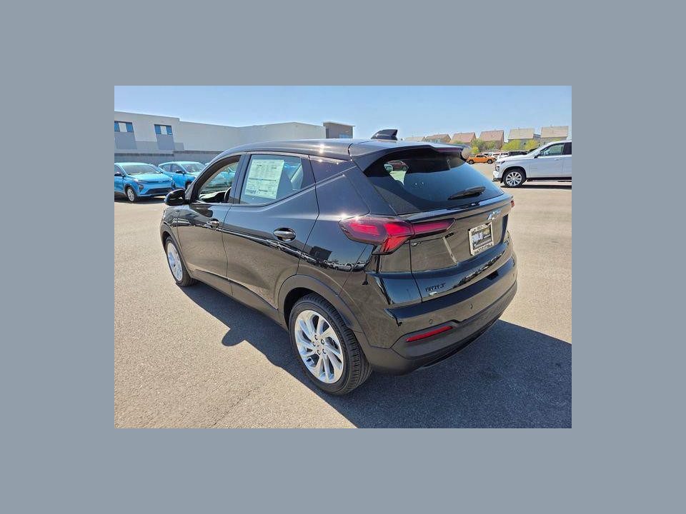 2027 Chevrolet Bolt LT FWD