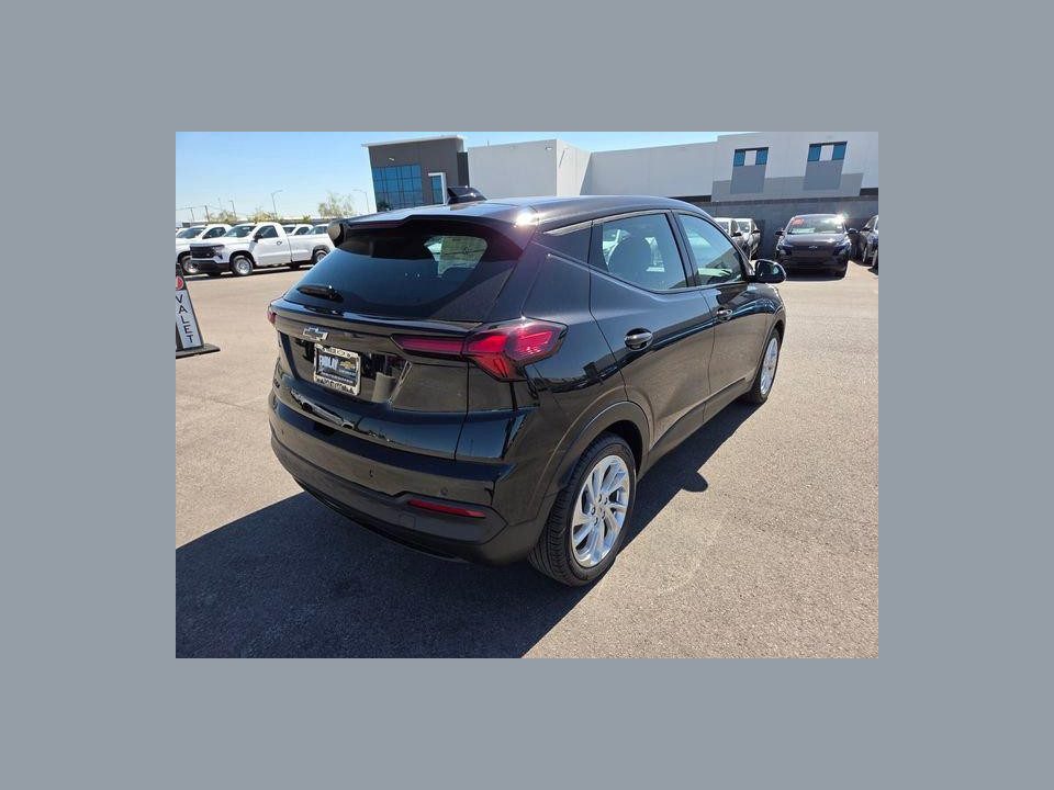 2027 Chevrolet Bolt LT FWD