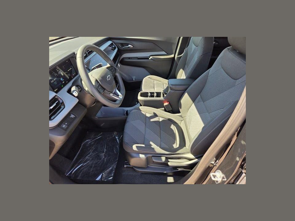 2027 Chevrolet Bolt LT FWD