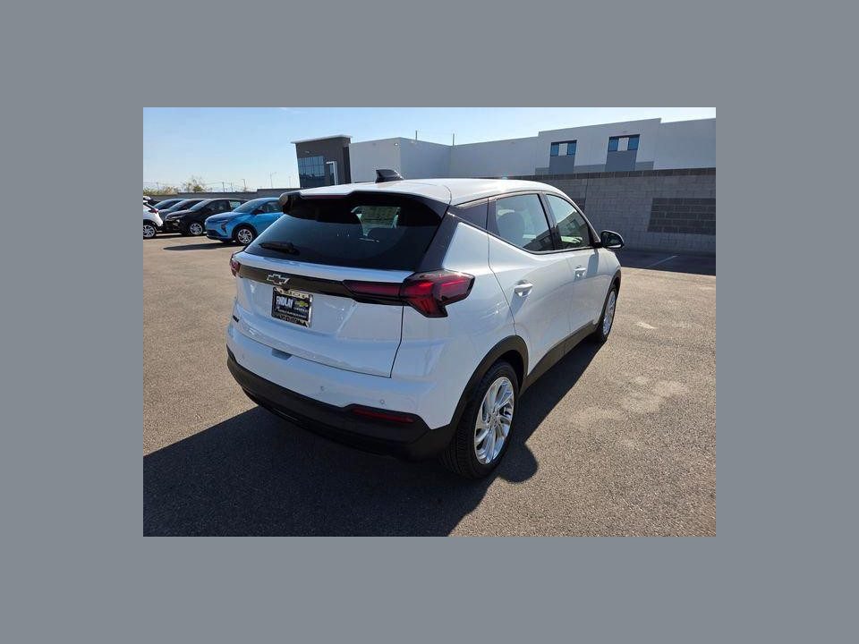 2027 Chevrolet Bolt LT FWD