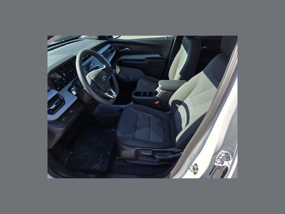 2027 Chevrolet Bolt LT FWD