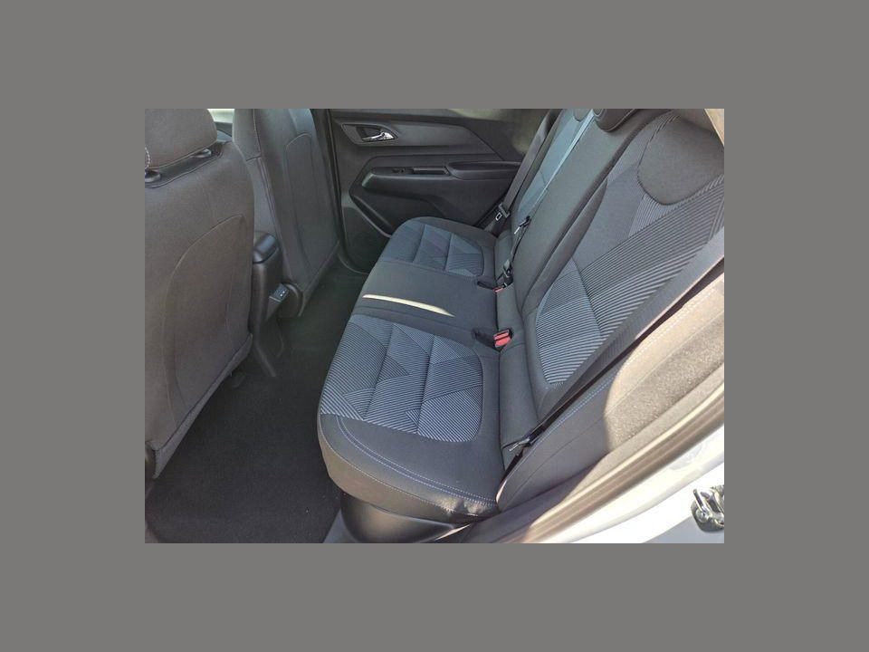 2027 Chevrolet Bolt LT FWD