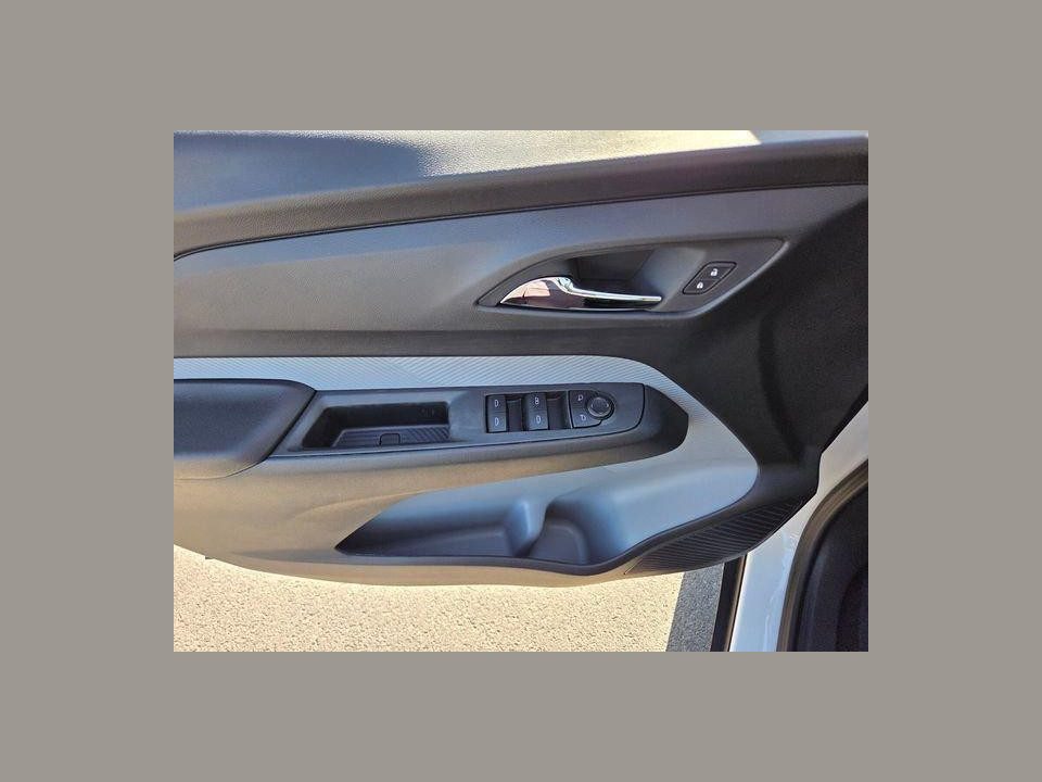 2027 Chevrolet Bolt LT FWD